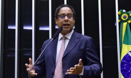 Relator acata sugestão do governo para fiscalizar redes por meio de entidade autônoma
