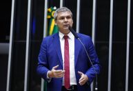 Líder do PT diz que indicação de Lira para relatoria do IR é "positiva"