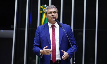 Lindbergh aciona STF contra Gayer por ataque a Gleisi