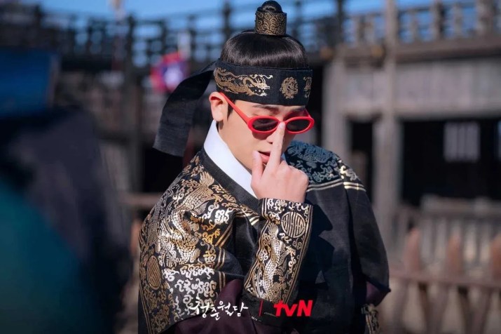 Imagem divulgada dos bastidores de "Our Blooming Youth". / TvN