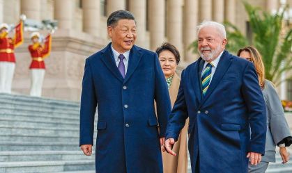 Na China, Lula questionou a dolarização da economia em abril