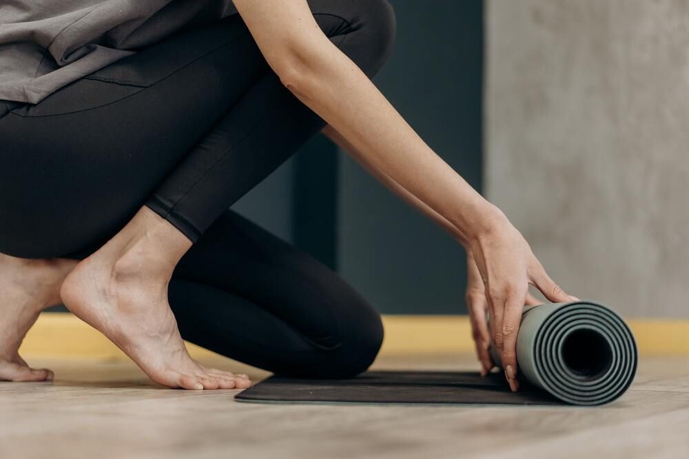 Entenda para que serve a yoga e seus benefícios - Imagens: Pexels/Mikhail Nilov /