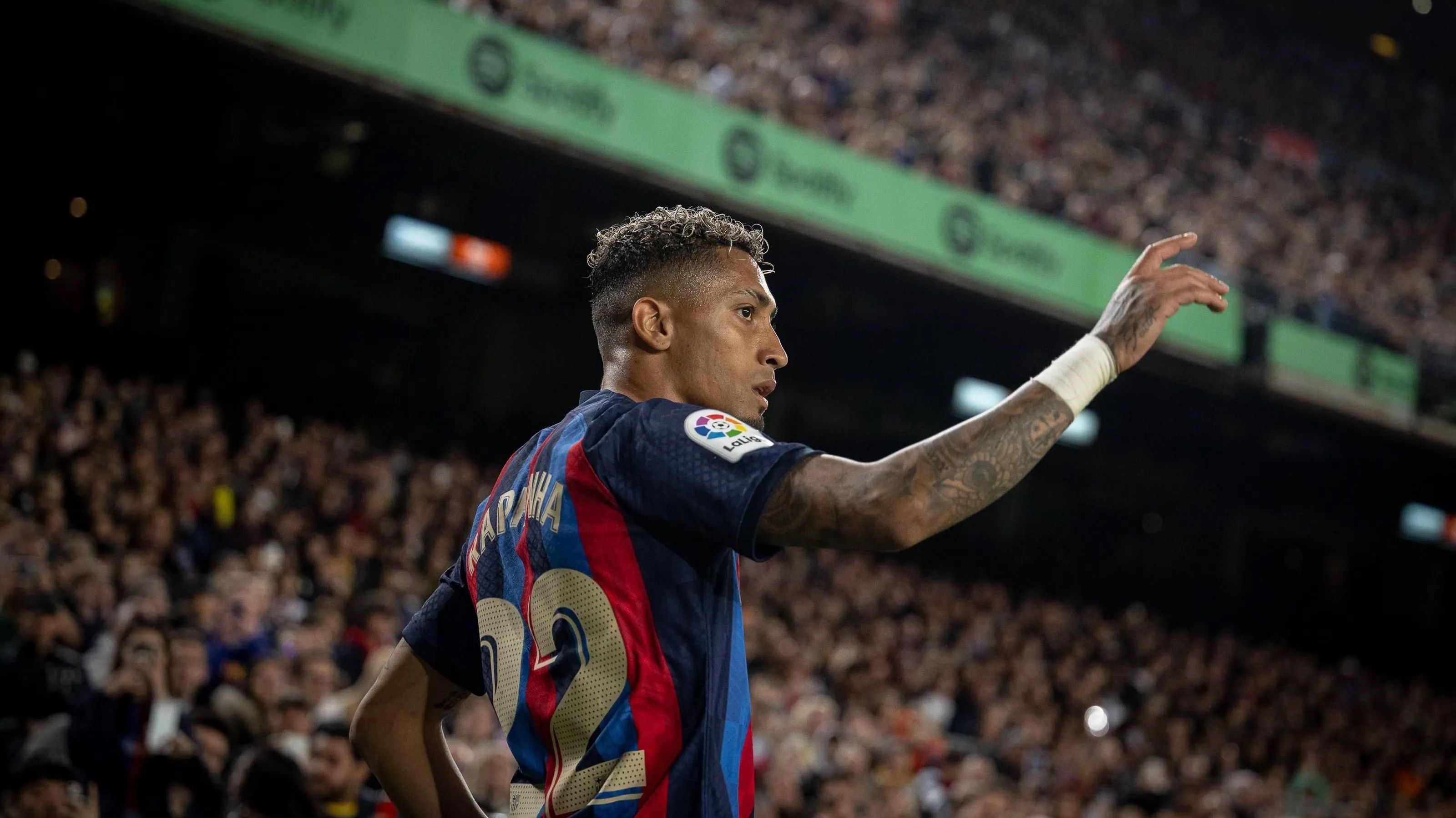 Raphinha em ação pelo Barcelona contra o Girona