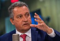 “Se todos cumprirem a lei, será bom para o consumidor”, diz Rui Costa sobre taxação de encomendas