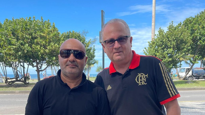 Sósias de Jorge Sampaoli e Dorival Júnior se encontram no Rio de Janeiro / Reprodução/Instagram/sampaolidatorcidaoficial