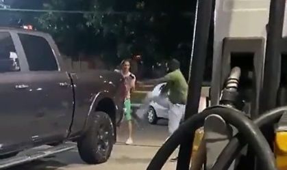Após briga, homem atira em outro em posto de combustível na Bahia