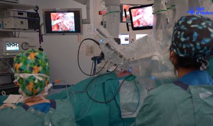 Robô de quatro braços realiza transplante de pulmão na Espanha; veja imagens