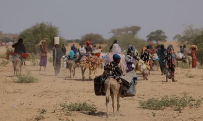 Mais de 700 mil sudaneses fogem de casa em meio à violência, diz OIM