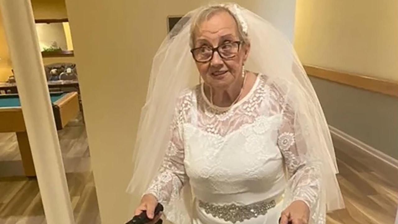Dorothy "Dottie" Fideli casou consigo mesmo no fim de semana do Dias das Ma~es, em Ohio / Arquivo Pessoal