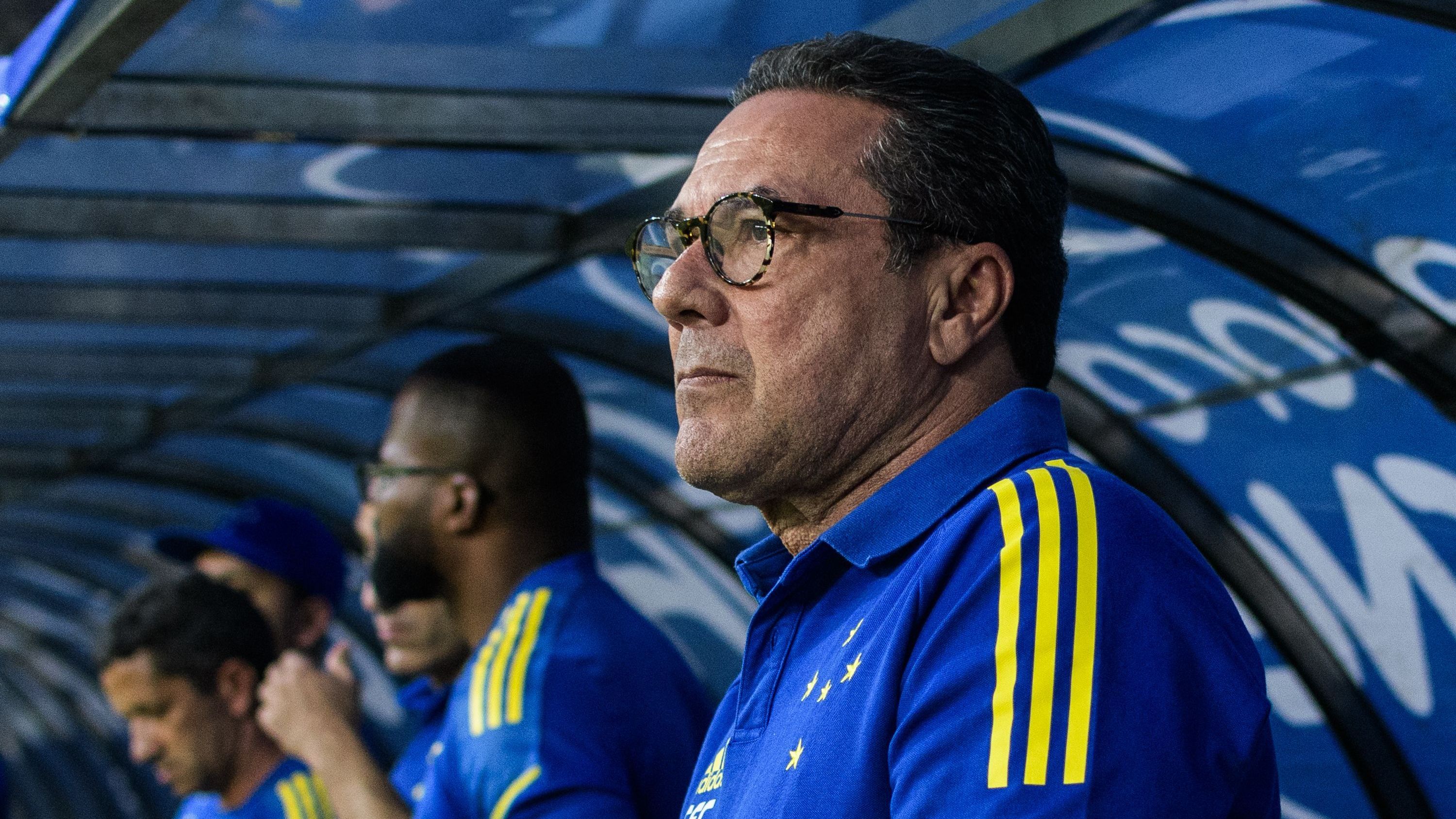Luxemburgo em seu último jogo pelo Cruzeiro, em novembro de 2021