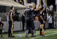 Técnico do Santos se pronuncia após “Caso Bauermann”: “Exemplo a não se seguir”