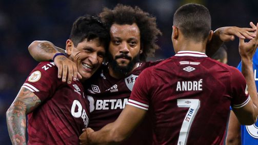Cano comemora gol do Fluminense com Marcelo e André
