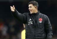 Vasco vai para longe de casa em busca da paz com a torcida; entenda