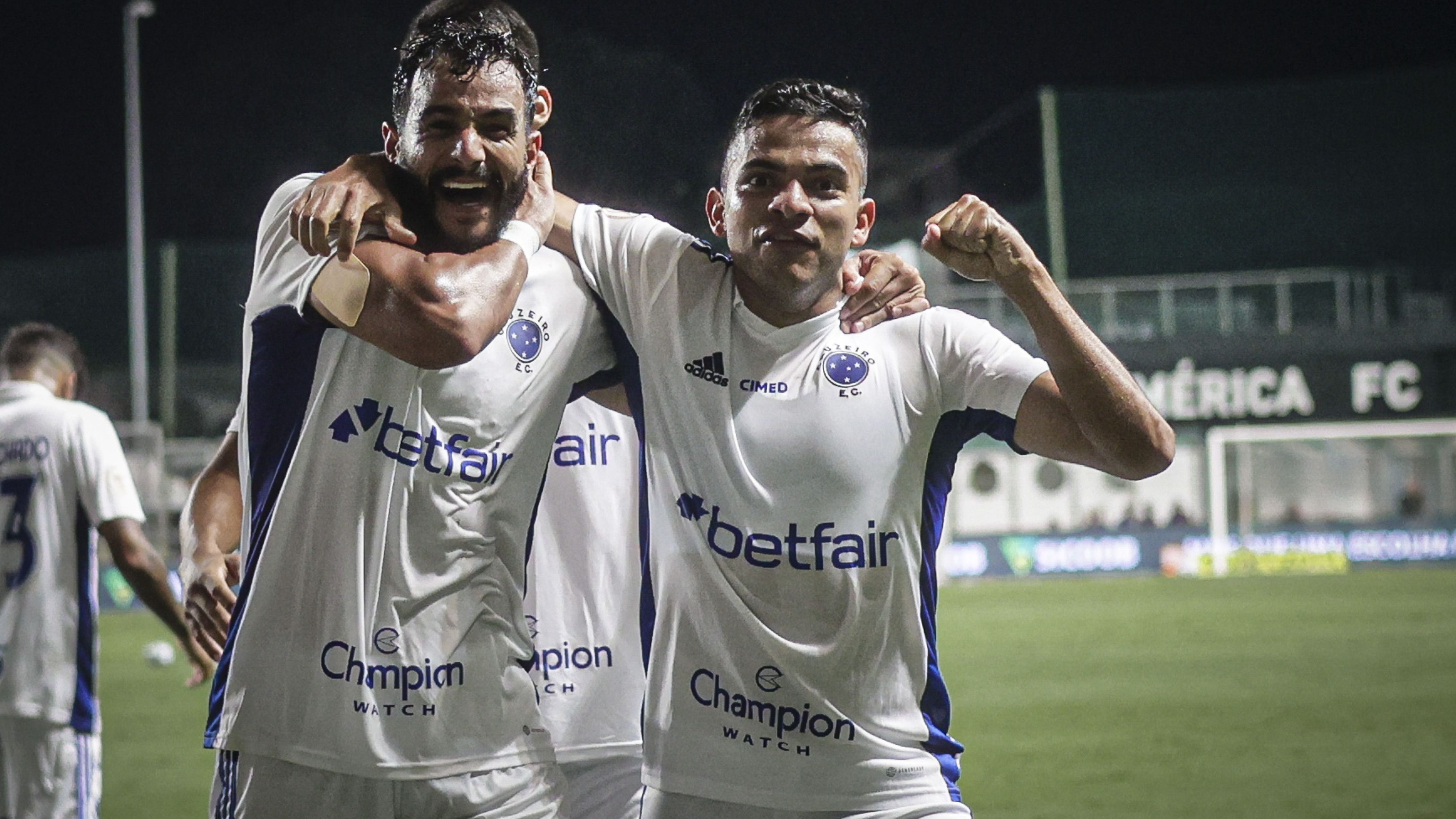 Henrique Dourado e Bruno Rodrigues selaram as pazes no Independência
