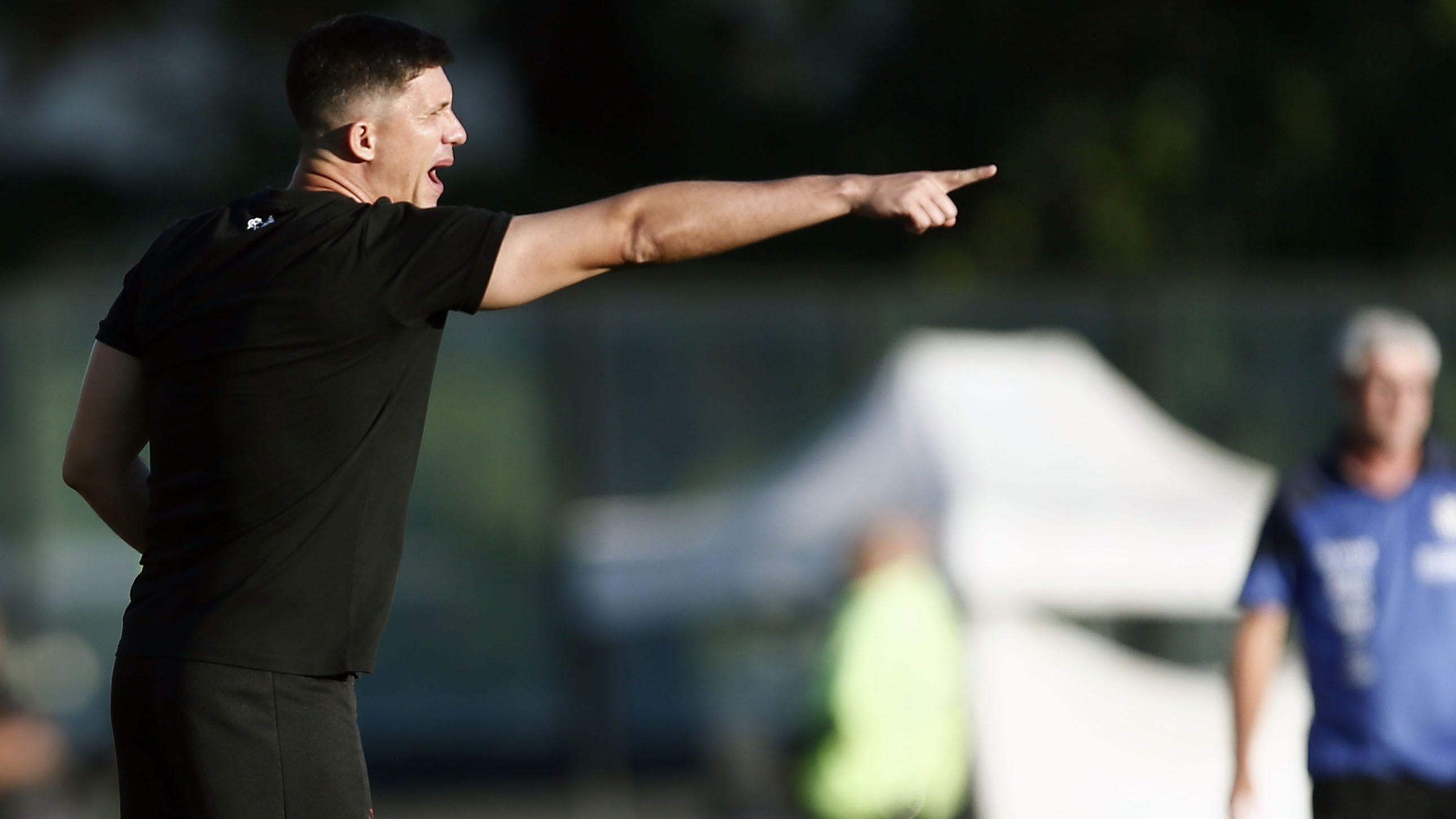 Mauricio Barbieri na derrota do Vasco para o Santos