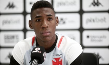 Vasco quita pendências com o São Paulo por contratação de Léo Pelé