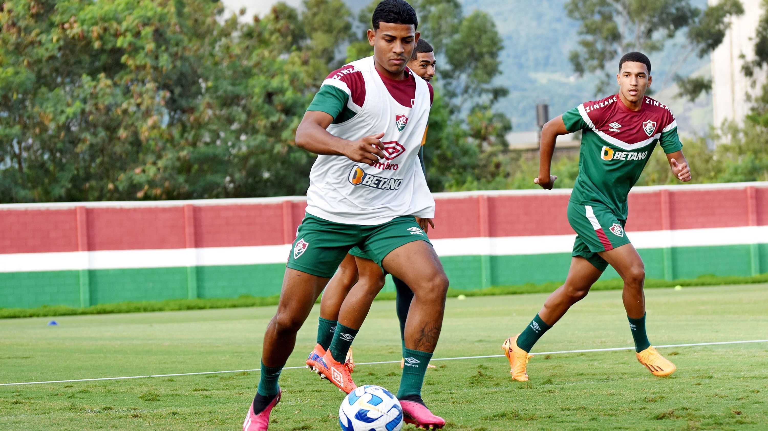 Jovens do Fluminense são relacionados para o jogo da Libertadores