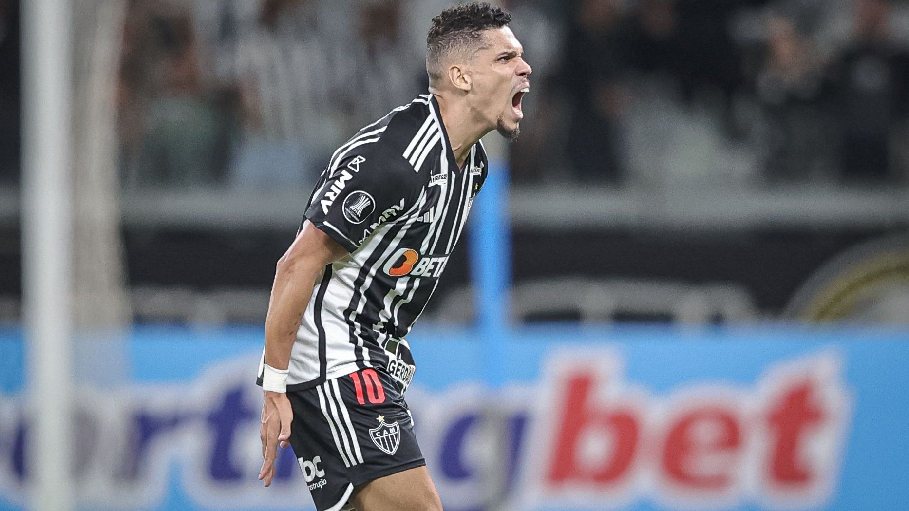 Paulinho voltou a ser decisivo para o Atlético-MG na Libertadores