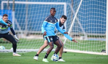Mané no Grêmio? Jogador da base chama atenção por semelhança com senegalês