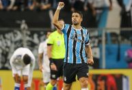 Suárez procura direção do Grêmio e informa desejo de se aposentar, diz rádio