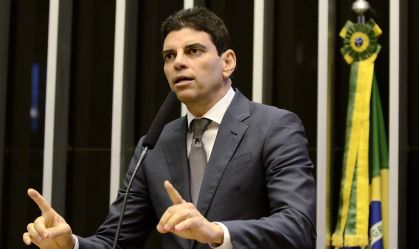 PEC da Blindagem: relator negocia e Câmara retoma previsão de voto secreto