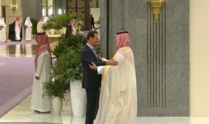 Bashar al-Assad é recebido em cúpula árabe após anos de isolamento