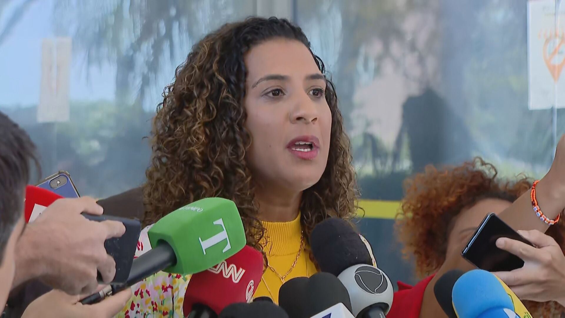 BR_CNN_220523_LIVE_CLEAN_frame_229571