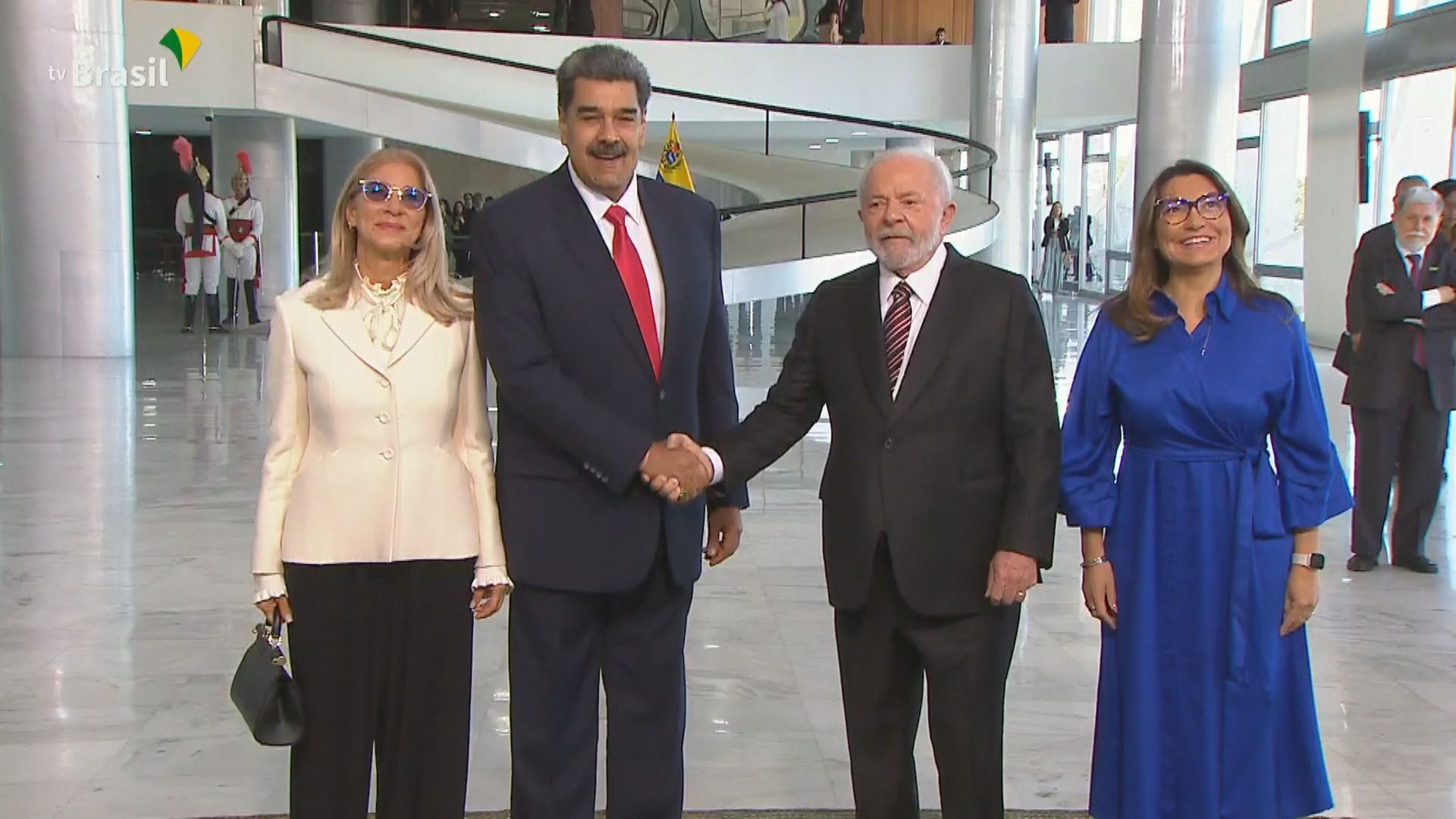 BR_CNN_290523_LIVE_CLEAN_frame_145704