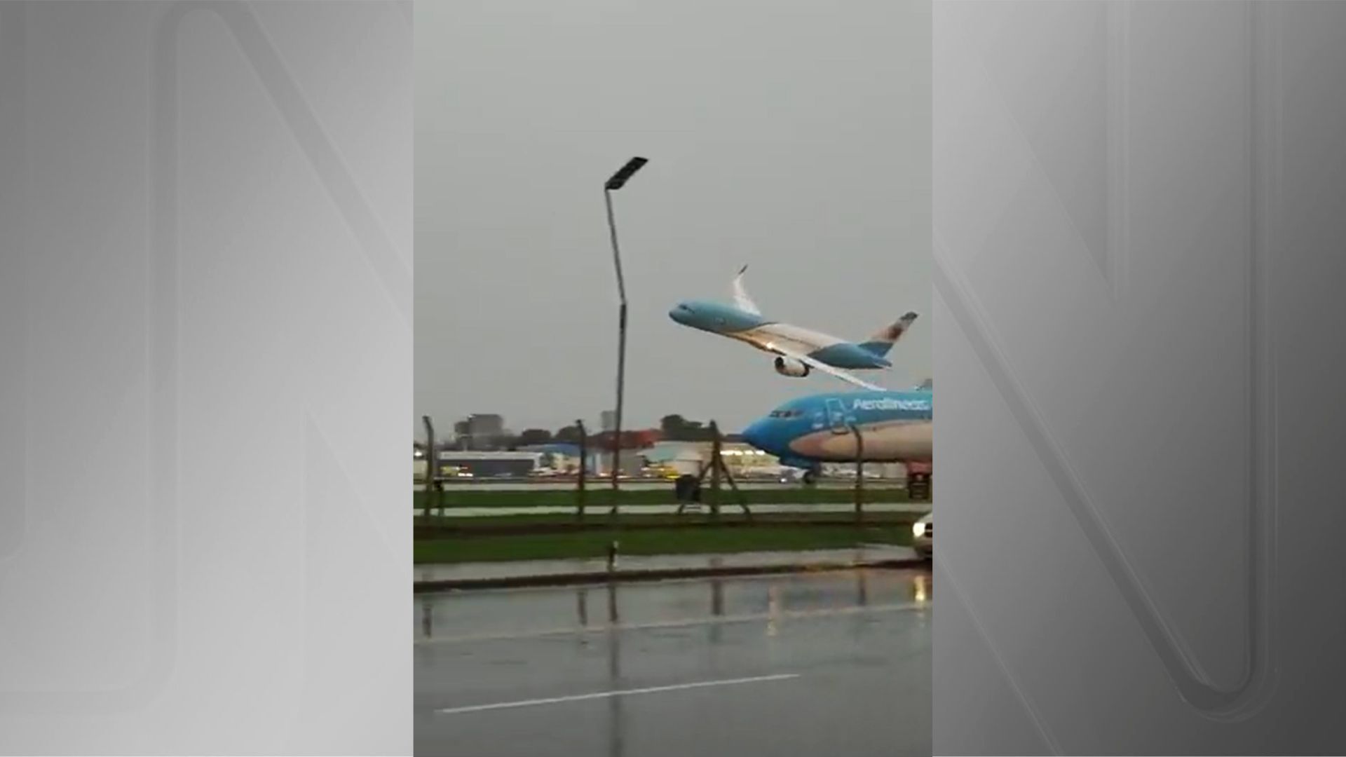 Imagem de destaque do post: Avião presidencial da Argentina faz manobra arriscada em chegada ao país; veja