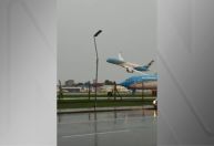 Avião presidencial da Argentina faz manobra arriscada em chegada ao país; veja