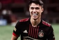 Flamengo abre negociações para contratar atacante ex-São Paulo