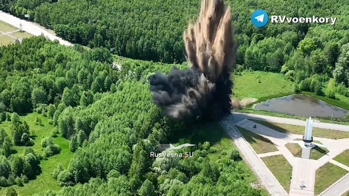 Imagem divulgada pelo Telegram mostra explosão próximo a tríplice fronteira / Telegram/RVvoenkor
