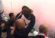 Feyenoord leva 100 mil torcedores às ruas após título holandês