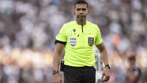 Arbitragem de Bruno Arleu de Araújo foi muito criticada pelo São Paulo