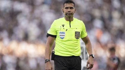 Arbitragem de Bruno Arleu de Araújo foi muito criticada pelo São Paulo