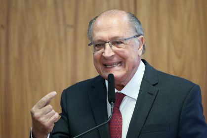 O vice-presidente Geraldo Alckmin durante cerimônia de assinatura de decreto referente à gestão do Centro de Bionegócios da Amazônia, em Brasília, nesta quarta-feira (3).
