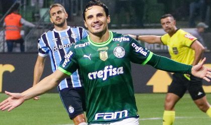 Brasileirão: Palmeiras goleia Grêmio no Allianz Parque e vai dormir na liderança