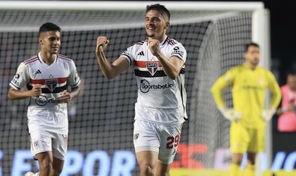 Pablo Maia comemora gol do São Paulo contra o Internacional