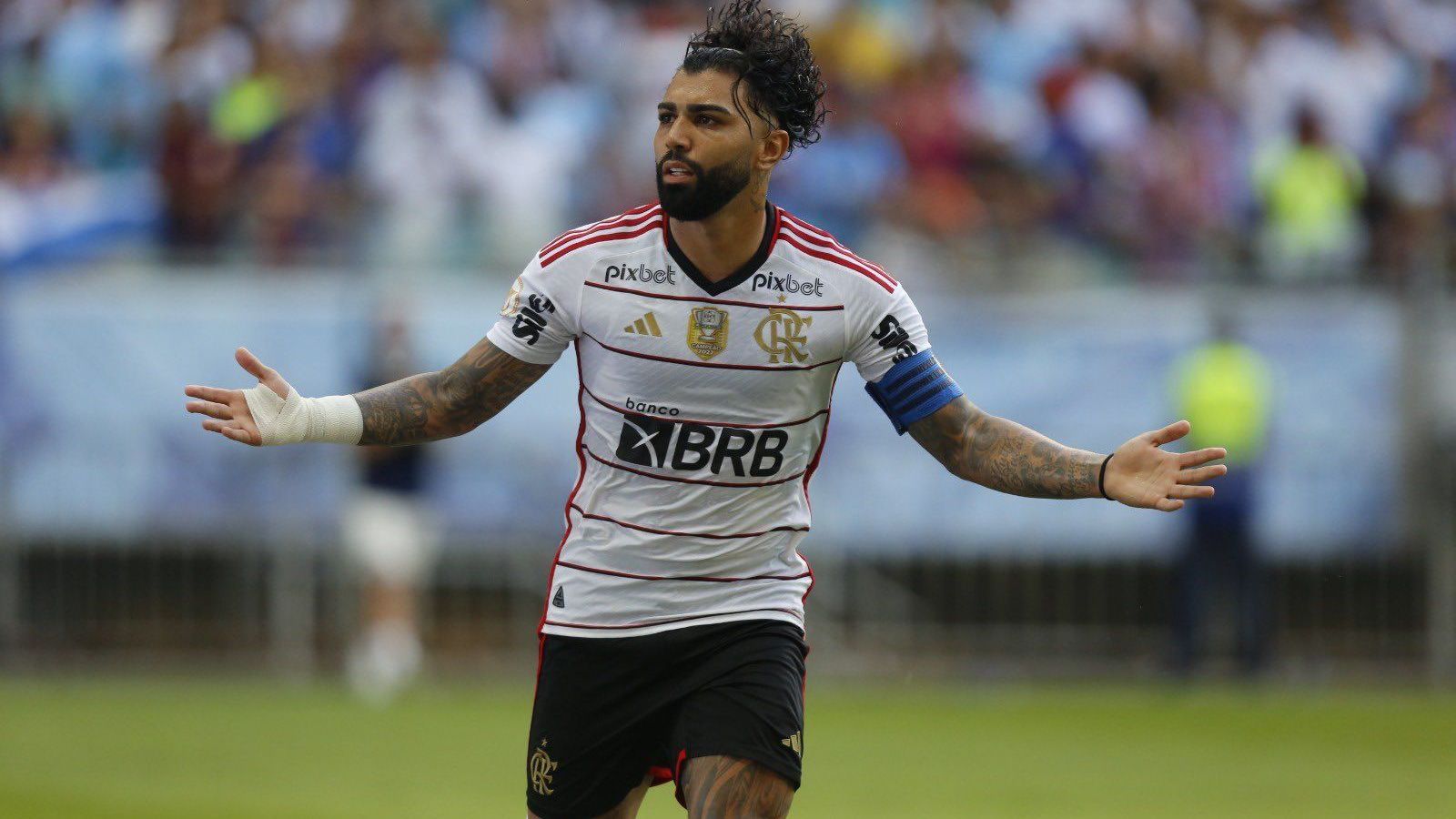Gabriel comemora o segundo gol do Flamengo