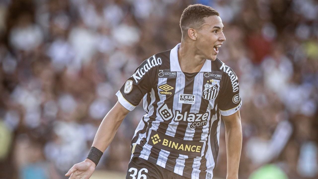 Deivid Washington, de 17 anos, garantiu a vitória do Santos