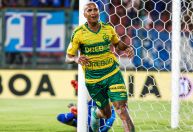 De saída do Cuiabá, Deyverson é oferecido ao Corinthians