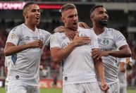 Grêmio vence Athletico-PR na Arena da Baixada e entra no G4 do Brasileirão