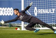 Sergio Rico, goleiro do PSG, deixa a UTI após acidente com cavalo