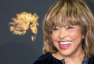 Celebridades e personalidades homenageiam Tina Turner; veja repercussão