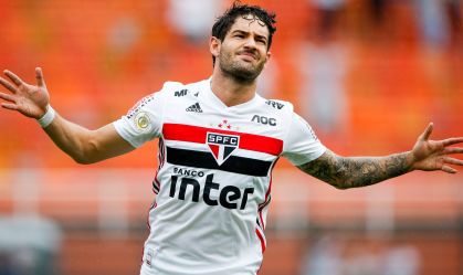Ex-São Paulo revela que Pato já foi cortado do time por Rogério Ceni