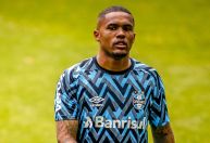 Douglas Costa tem prisão decretada por não pagar pensão alimentícia