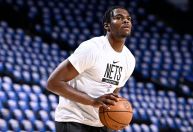 Astro da NBA participa de “rachão” em Diadema e aceita desafio de brasileiro