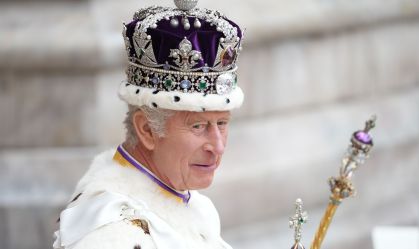Por que o rei Charles III tem dois aniversários?