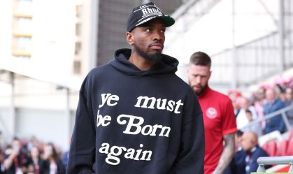 Ivan Toney antes de West Ham x Brentford, pelo Campeonato Inglês