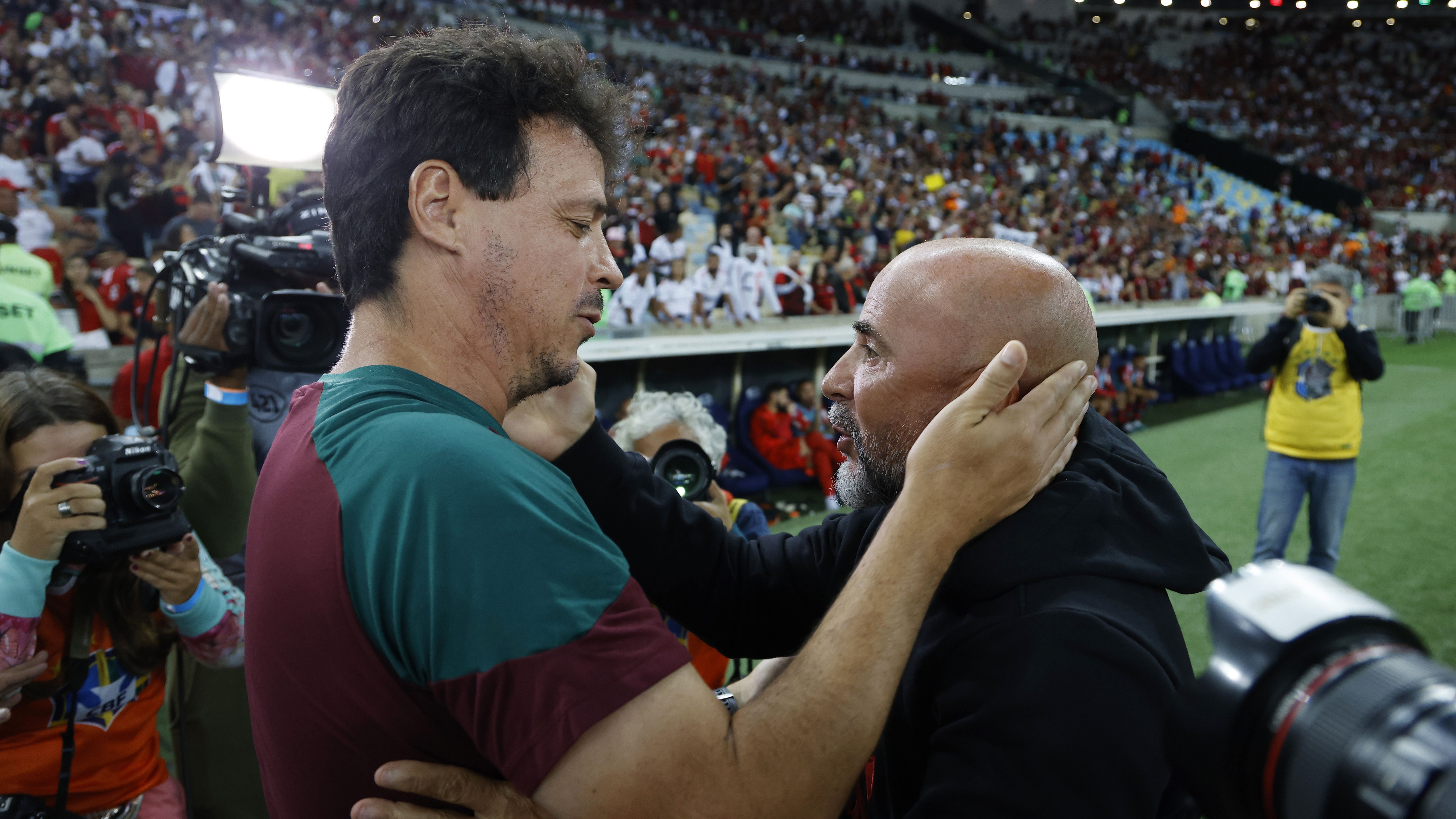 Fernando Diniz e Jorge Sampaoli voltam a se enfrentar nesta quarta (31)
